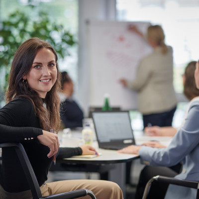 Fă cunoștință cu echipa